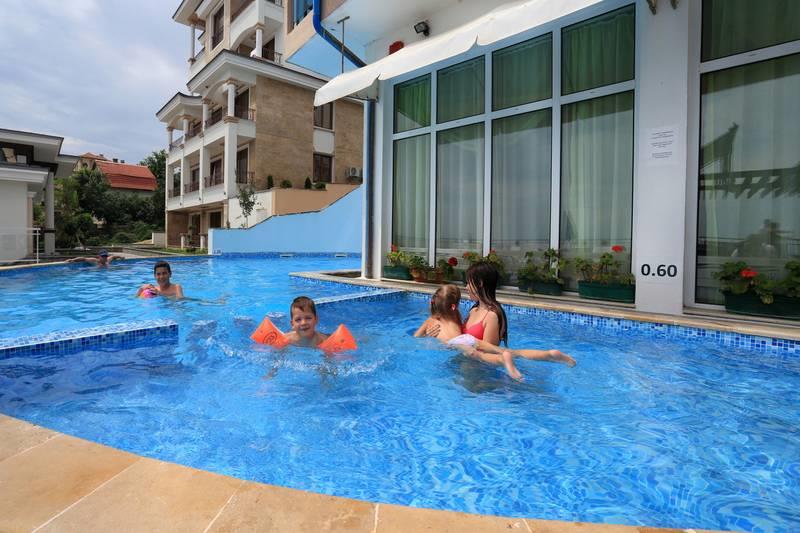 Vrissaki Beach Hotel